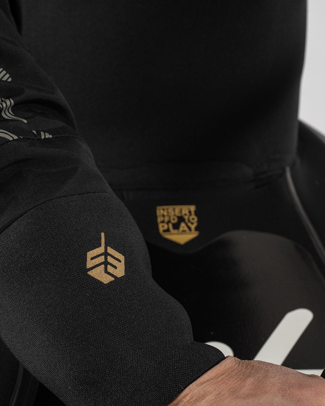 E1 SIROCCO X JACKPOT TOPDECK - CLOSE UP VIEW SLEEVE