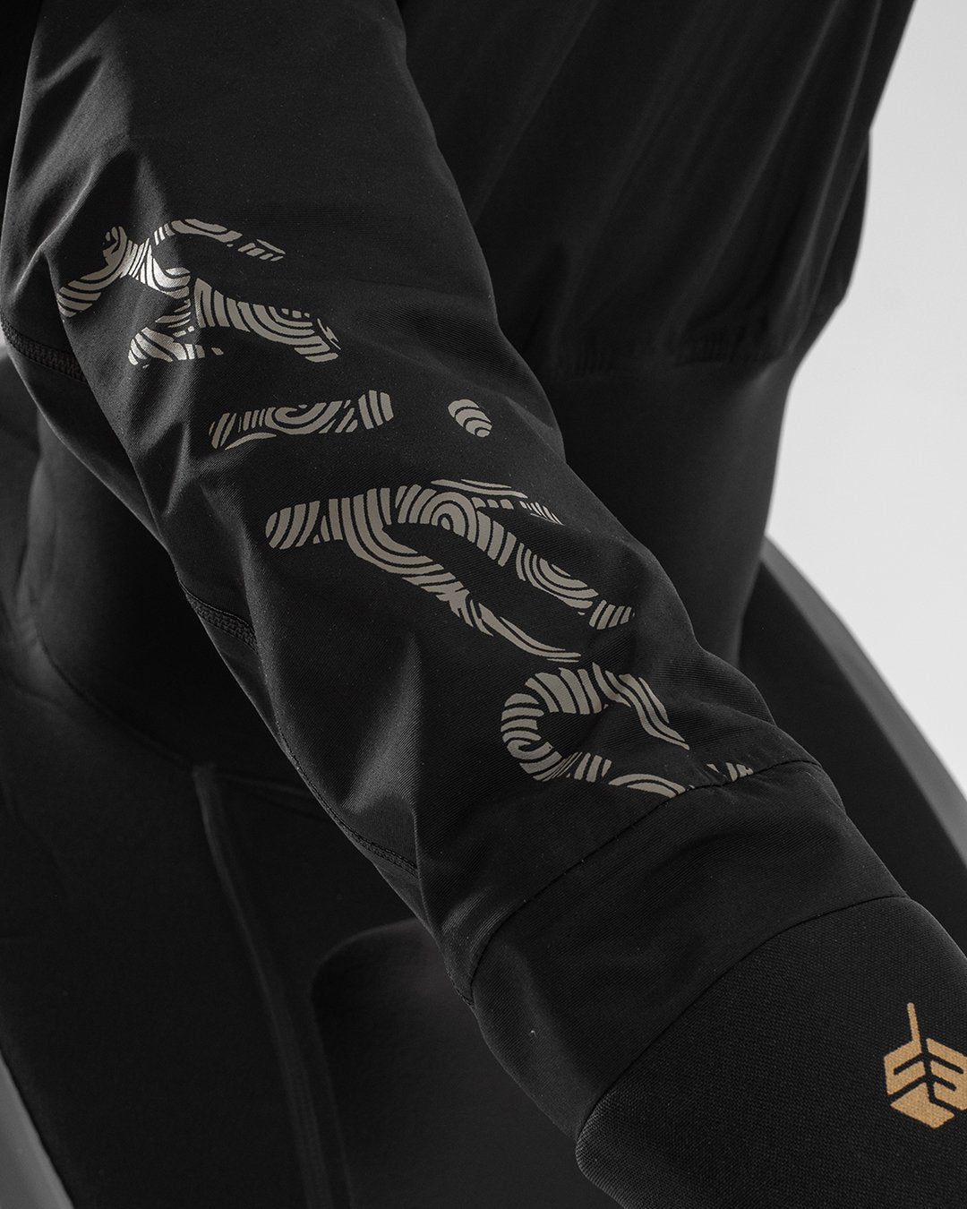 K1 REPEAT X SIROCCO TOPDECK - ARM VIEW CLOSE UP WITH HIKO LOGO 