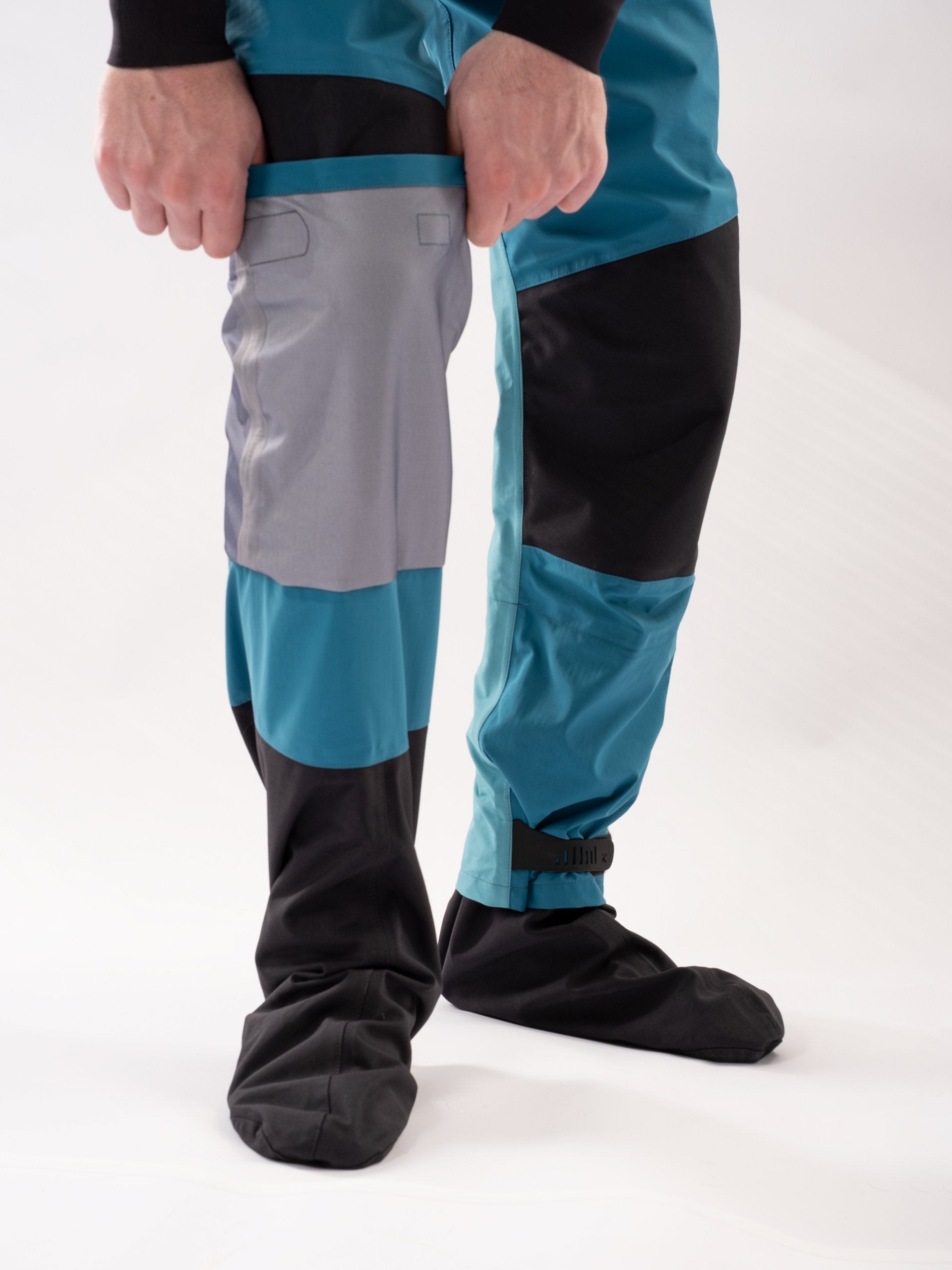 ODIN AIR 4X DRYSUIT CLOSE UP - FRONT LEG VIEW 